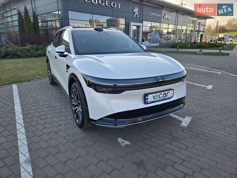Позашляховик / Кросовер Zeekr 7X 2025 в 