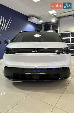 Минивэн Zeekr Mix 2024 в 