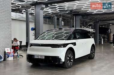 Минивэн Zeekr Mix 2024 в 