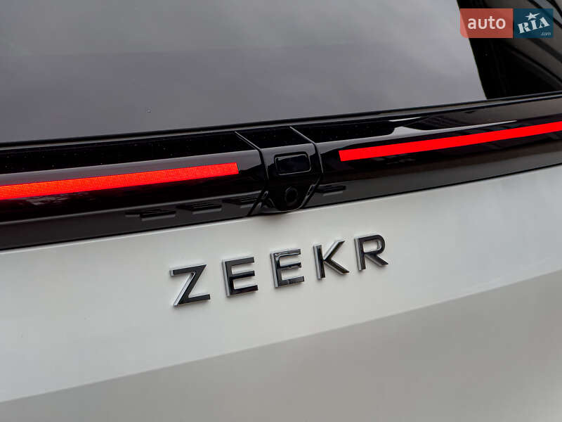 Мінівен Zeekr Mix 2025 в Києві