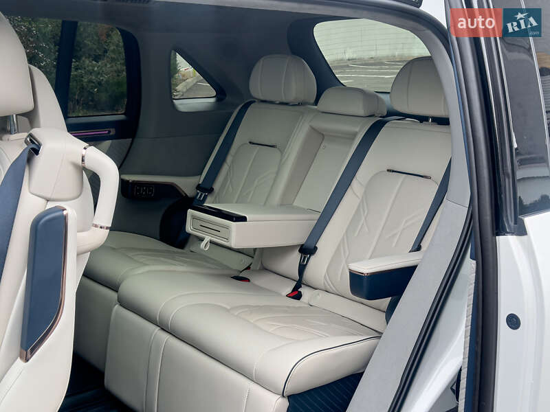 Мінівен Zeekr Mix 2025 в Києві