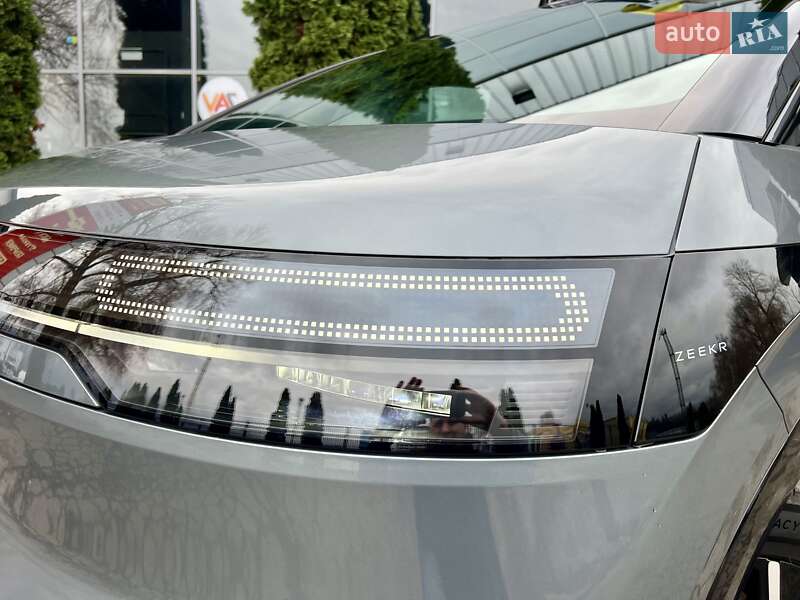 Мінівен Zeekr Mix 2024 в Києві