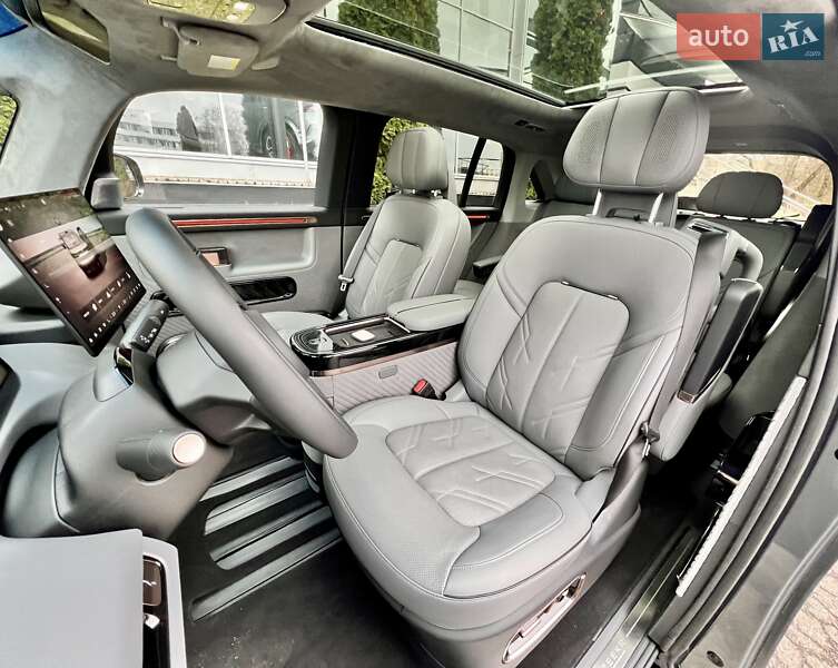 Мінівен Zeekr Mix 2024 в Києві