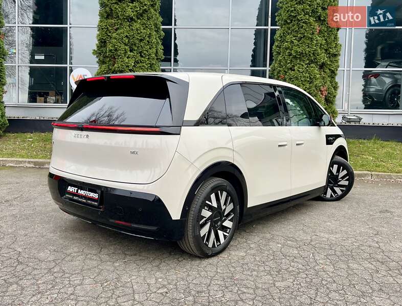 Мінівен Zeekr Mix 2024 в Києві