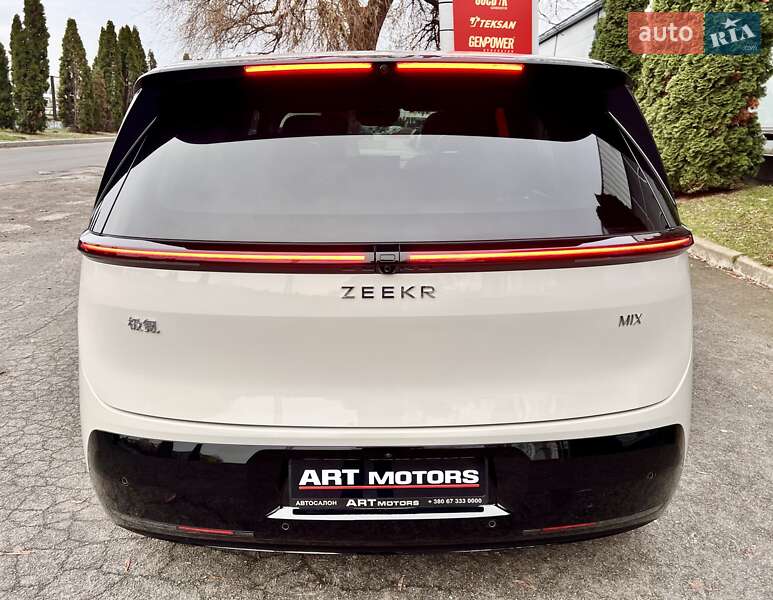 Мінівен Zeekr Mix 2024 в Києві