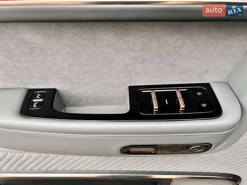 Мінівен Zeekr Mix 2024 в Києві