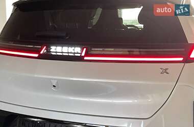 Внедорожник / Кроссовер Zeekr X 2025 в 