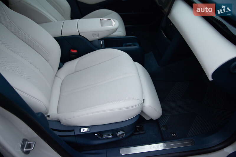 Позашляховик / Кросовер Zeekr X 2023 в Києві