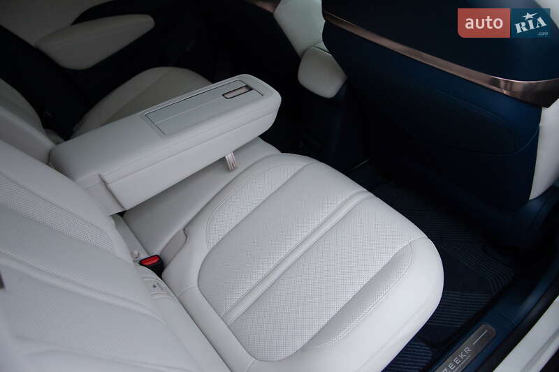 Позашляховик / Кросовер Zeekr X 2023 в Києві