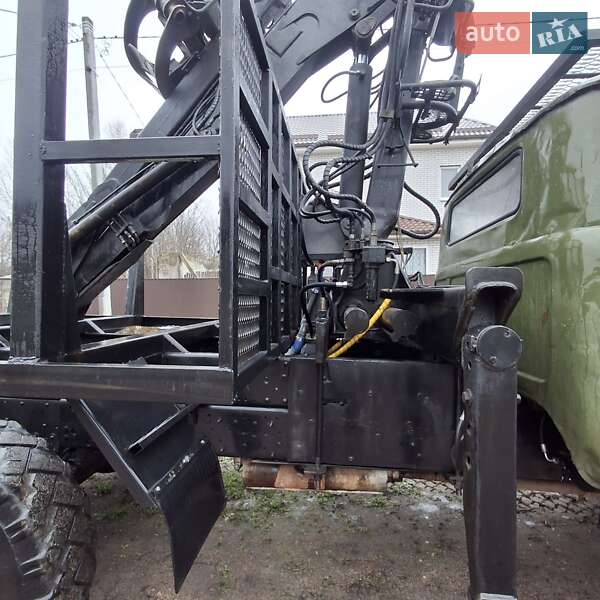 Лесовоз / Сортиментовоз ЗИЛ 131 1983 в Коростене