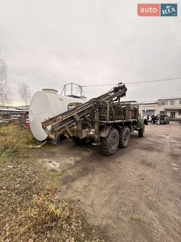 Буровая установка ЗИЛ 131 1981 в Олевске