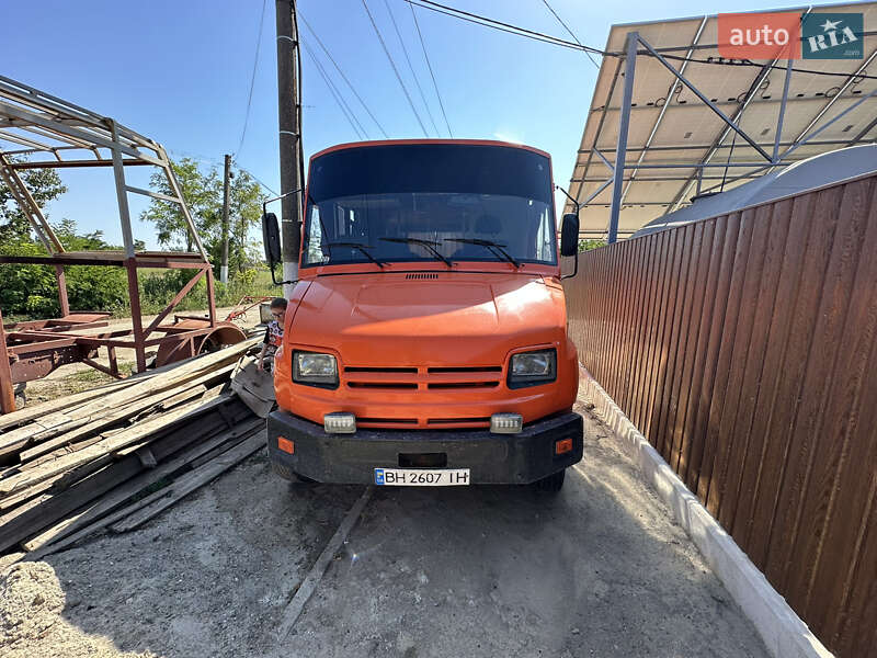 Приміський автобус ЗИЛ 3230 2005 в Одесі фото Приміський автобус ЗИЛ 3230 2005 в Одесі