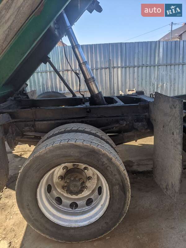 Самосвал ЗИЛ ЗИЛ 1984 в Львове