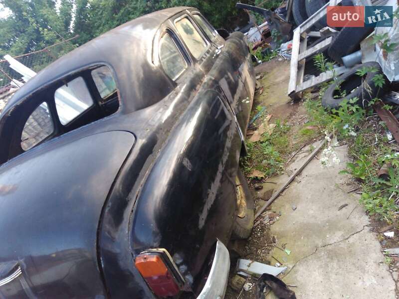 Седан ЗИМ 12 1952 в Ужгороде фото 3 Седан ЗИМ 12 1952 в Ужгороде