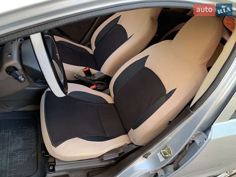 Хетчбек Zotye Z100 2015 в Кривому Розі фото 19 Хетчбек Zotye Z100 2015 в Кривому Розі