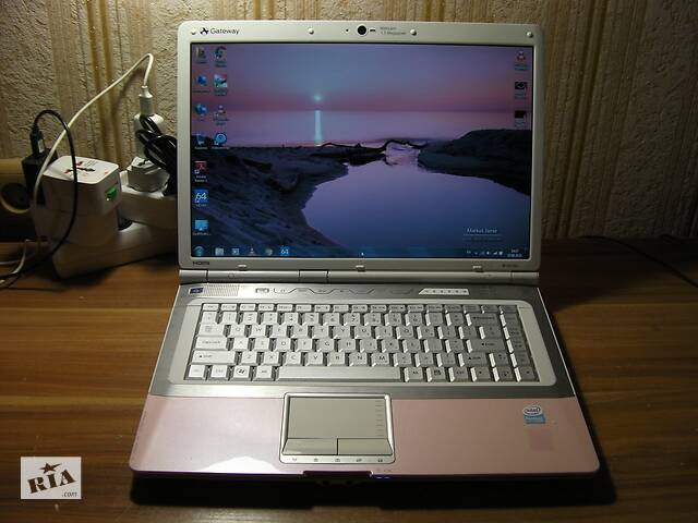 Acer Gateway M7301u / SA6 15.4