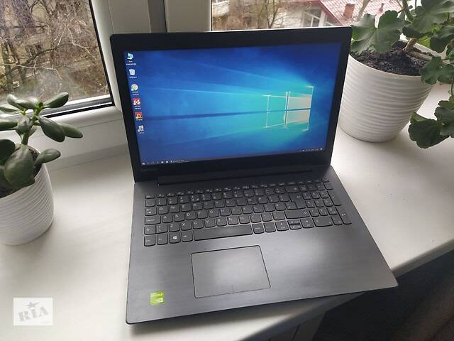 Ноутбук Lenovo IdeaPad 320-15IKB i5-7200U/8GB/128GB/GeForce 940MX