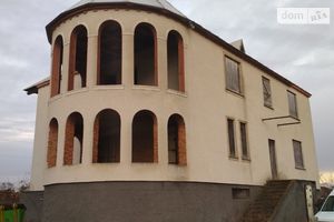 Продается дом на 2 этажа 500 кв. м с садом