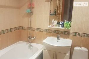 Продается 1-комнатная квартира 64 кв. м в Днепре