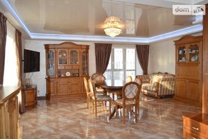 Продається 4-кімнатна квартира 162 кв. м у Миколаєві