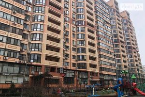 Продается 3-комнатная квартира 110 кв. м в Одессе