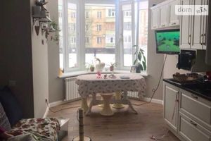 Продается 3-комнатная квартира 99 кв. м в Полтаве