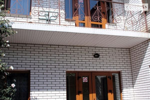 Сдается в оренду частина будинку з верандою