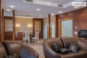 Продается 5-комнатная квартира 244 кв. м в Киеве