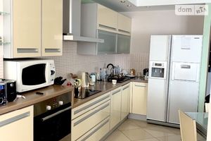 Продается 3-комнатная квартира 85 кв. м в Запорожье