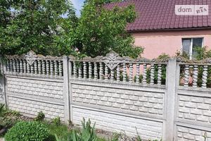 Продается одноэтажный дом 1000 кв. м с беседкой