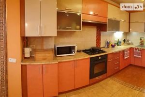 Продается 4-комнатная квартира 121 кв. м в Тернополе
