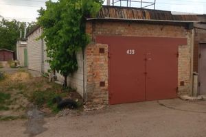 Продается бокс в гаражном комплексе под легковое авто на 23 кв. м