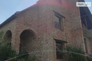 Продается дом на 3 этажа 300 кв. м с садом