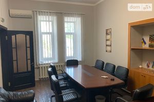 Сдается в аренду офис 105 кв. м в торгово-офисном центре