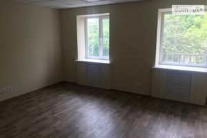 Продається офіс 153 кв. м в нежитловому приміщені в житловому будинку