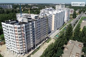 Продается 3-комнатная квартира 105.5 кв. м в Чернигове
