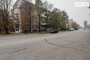 Продается помещения свободного назначения 300 кв. м в 5-этажном здании