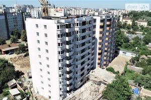 Продается 2-комнатная квартира 68 кв. м в Чернигове