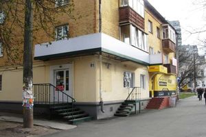 Сдается в аренду нежилое помещение в жилом доме 92 кв. м в 4-этажном здании