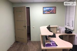Продається офіс 46 кв. м в нежитловому приміщені в житловому будинку