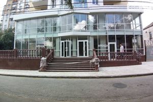 Сдается в аренду помещения свободного назначения 1000 кв. м в 5-этажном здании