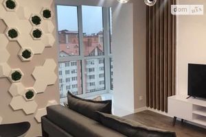 Продается 2-комнатная квартира 60 кв. м в Тернополе