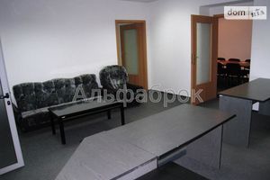Продается 4-комнатная квартира 175 кв. м в Киеве