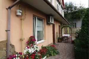 Продается дом на 3 этажа 180 кв. м с террасой