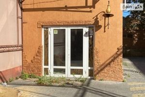 Продається приміщення вільного призначення 345.3 кв. м в 5-поверховій будівлі