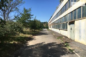 Здається в оренду будівля / комплекс 1300 кв. м в 1-поверховій будівлі