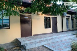Продається офіс 300 кв. м в торгово-офісному центрі