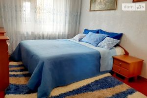 Продается 4-комнатная квартира 76 кв. м в Житомире