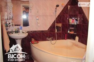 Продається 3-кімнатна квартира 60 кв. м у Тернополі