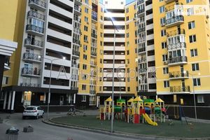 Продається 2-кімнатна квартира 66 кв. м у Вишгороді
